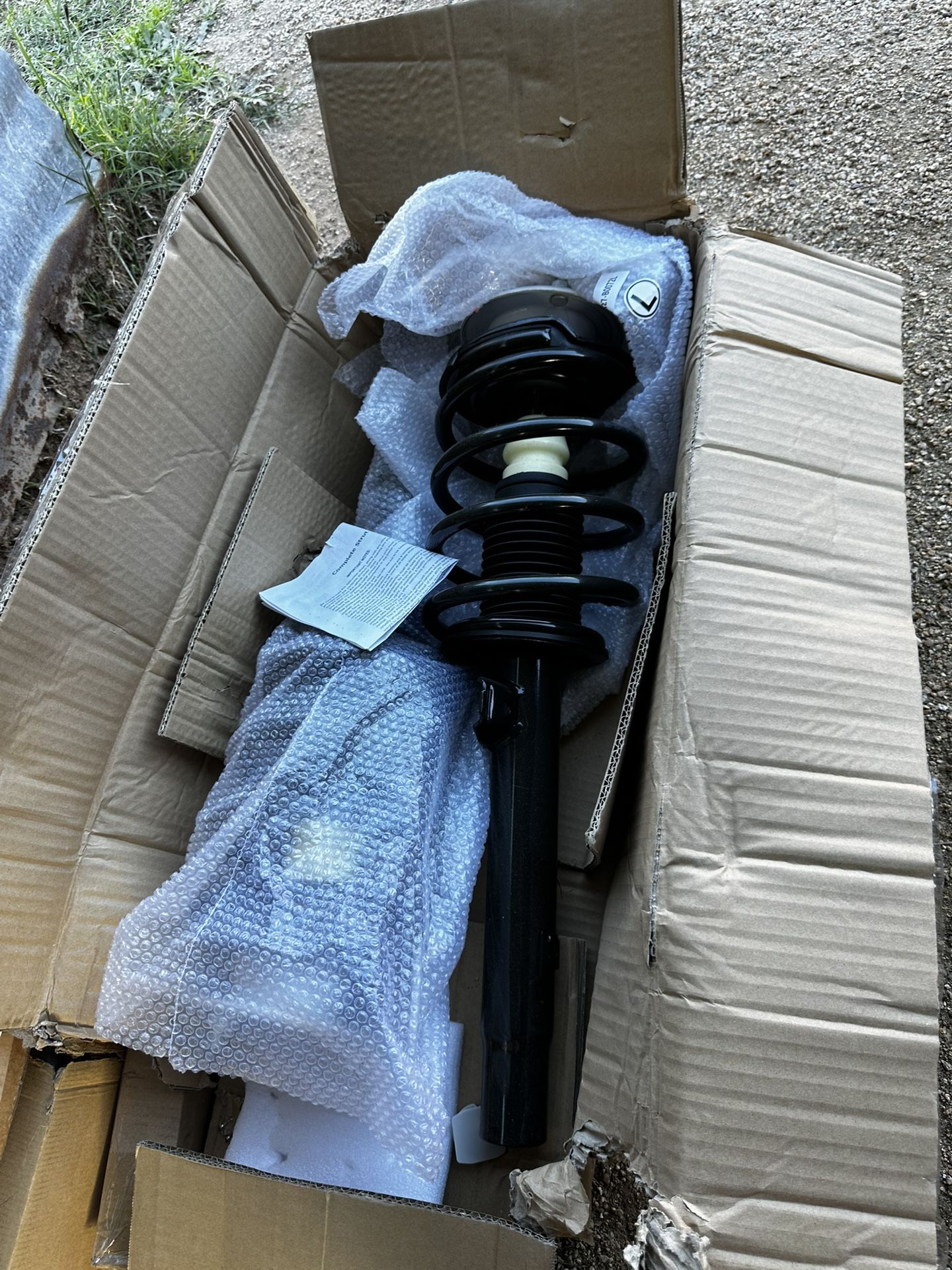 Front Complete Strut w/Coil Spring Assembly