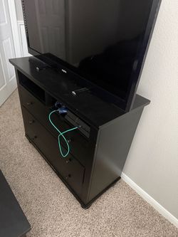 Dresser and nightstand