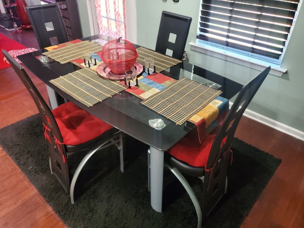 Kitchen Dining table Set With Leather An  Cushion Chairs