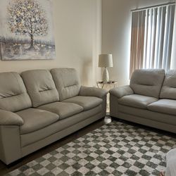 Matching Sofa & Loveseat! 