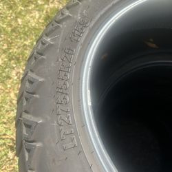 Tires Set 275/55/20r