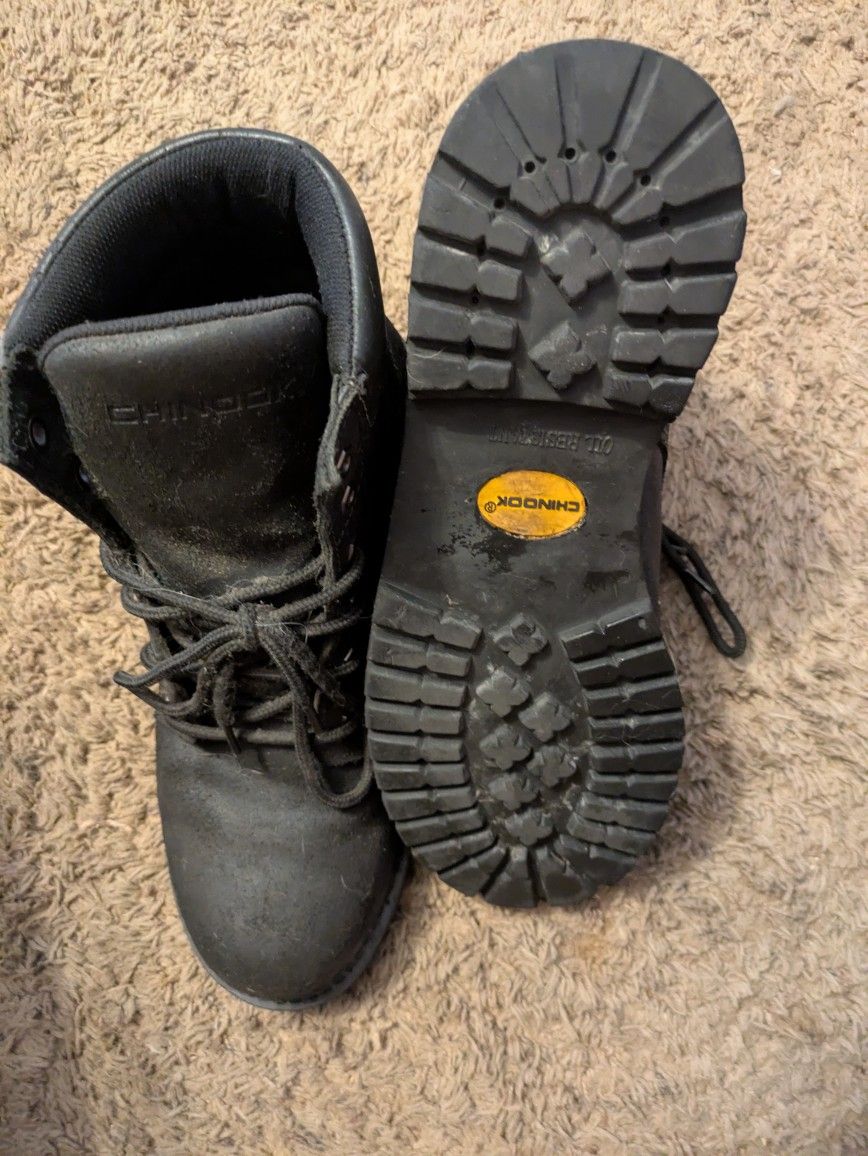 men's Size 10.5. Work Boots 25$. Obo
