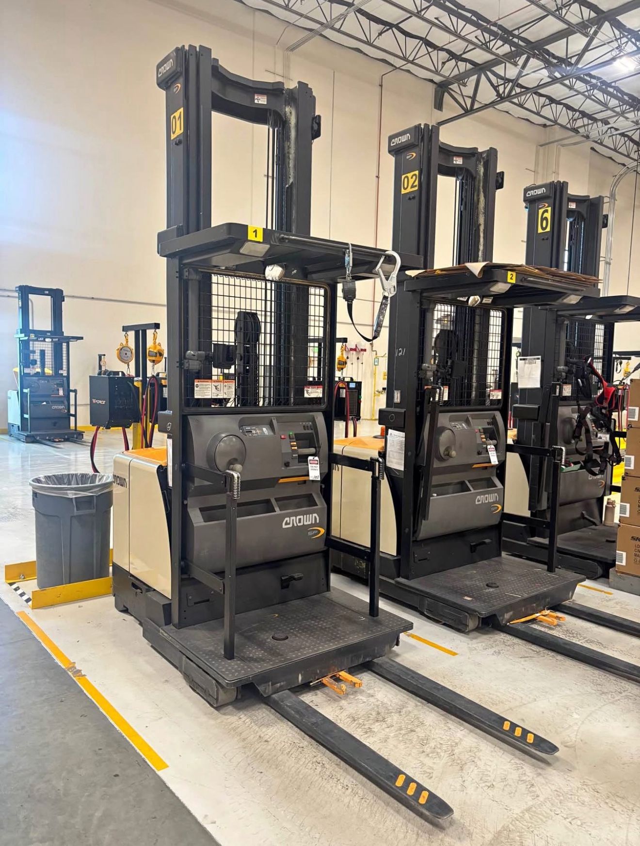 Crown Forklift Electric Order Picker