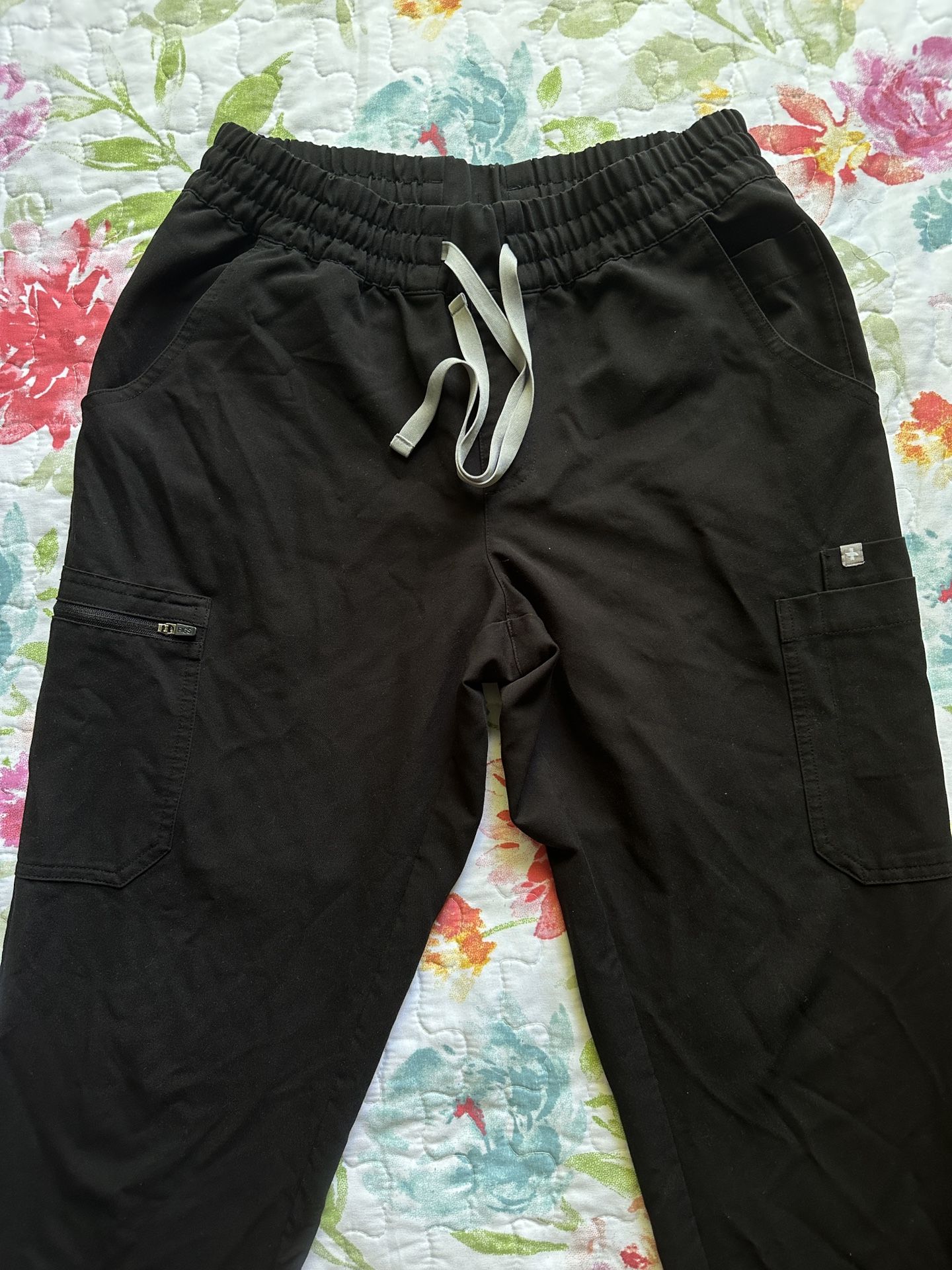 FIGS Uman Relaxed Jogger Scrub Bottom - Black - Medium - Women’s