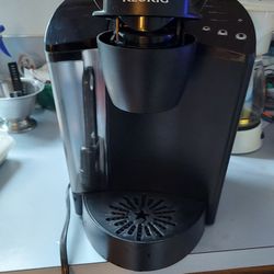 Keurig single coffee maker - firm