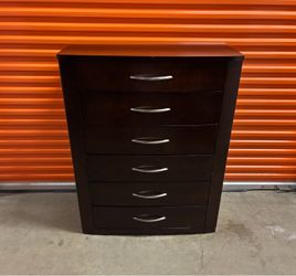 Beautiful Brown 6 Drawer Wood Dresser