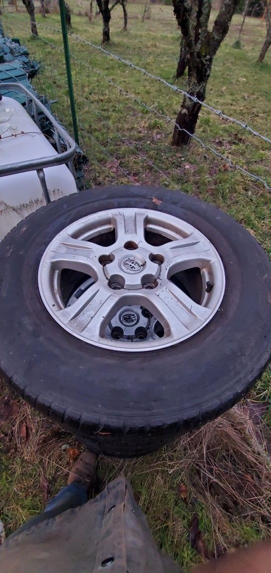 2012 Toyota Sequoia Rims And Tires