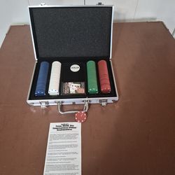 Cardinal 200 Dual-Toned Poker Chip Set With 1 Deck of Playing Cards In Aluminum Case With Texas Hold'em Instructions