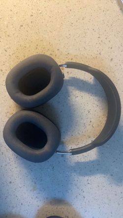 AirPod maxes