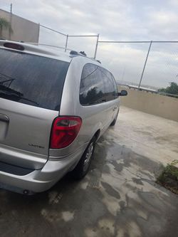 Chrysler Town & Country Limited Minivan