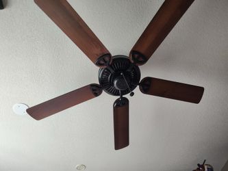 Ceiling fan Hampton Bay, Farmington 52”