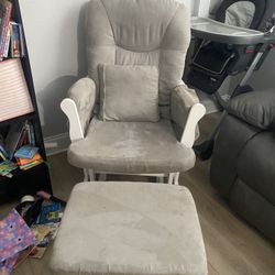 Glider Rocking Chair 