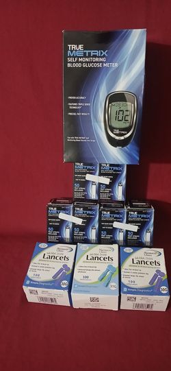 COMPLETE BLOOD GLUCOSE KIT( PRICE IS NEGOTIABLE) MAKE ME AN OFFER.