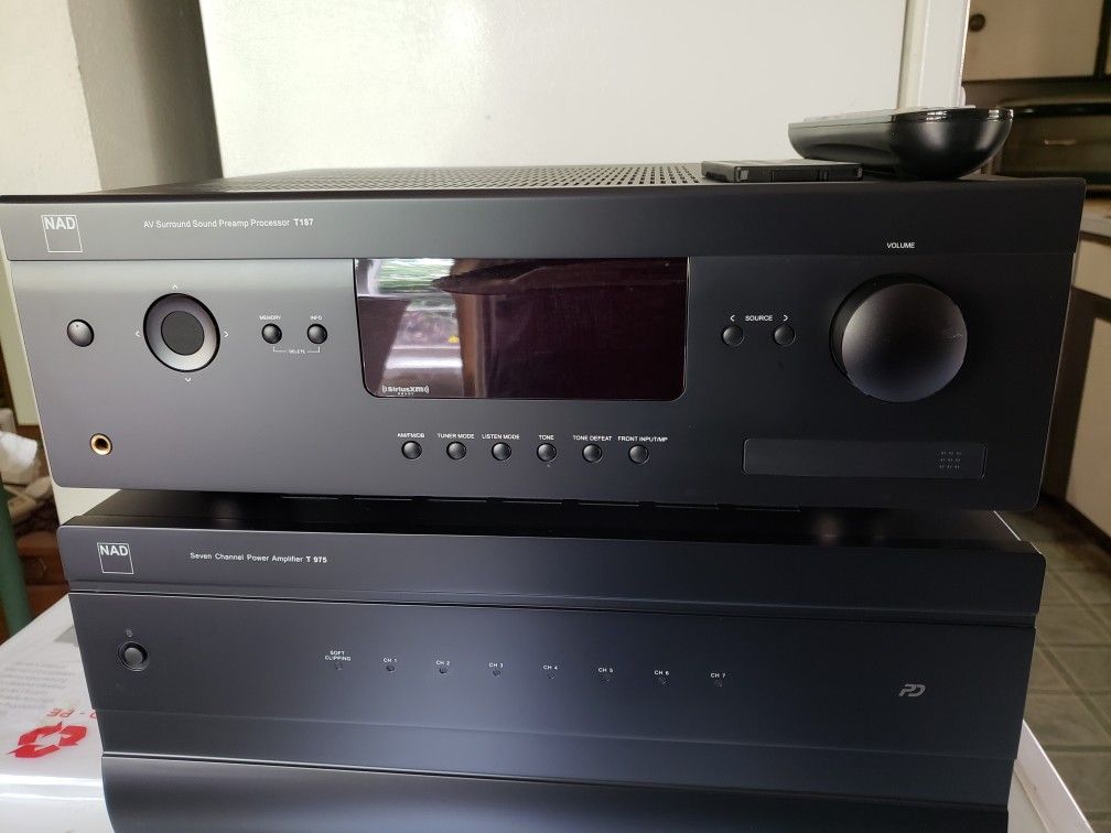 NAD T187 pre*pro and T975 amplifier