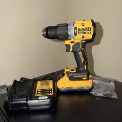 NEW DeWalt 20V MAX XR Brushless Drill/Driver – Tool + 4.0 Ah Battery + Charger 