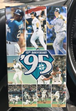 Ken Griffey Jr. 1995 statue