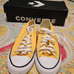 Converse All Star Ladies Size 9, NIB