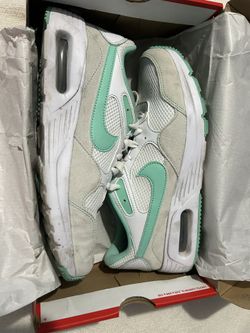 Women’s Sneakers