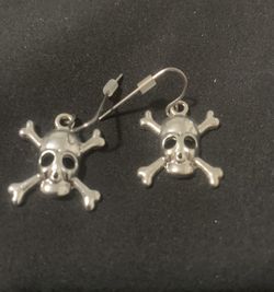Skull Earrings 