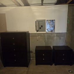 Matching Dresser And 2 Nightstands