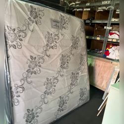 King Size Mattress/ Colchon