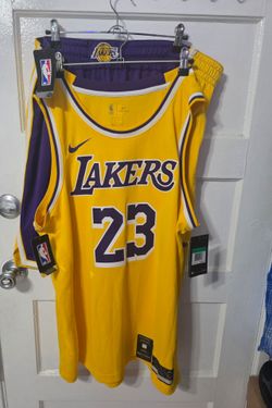 Lakers uniform LeBron James