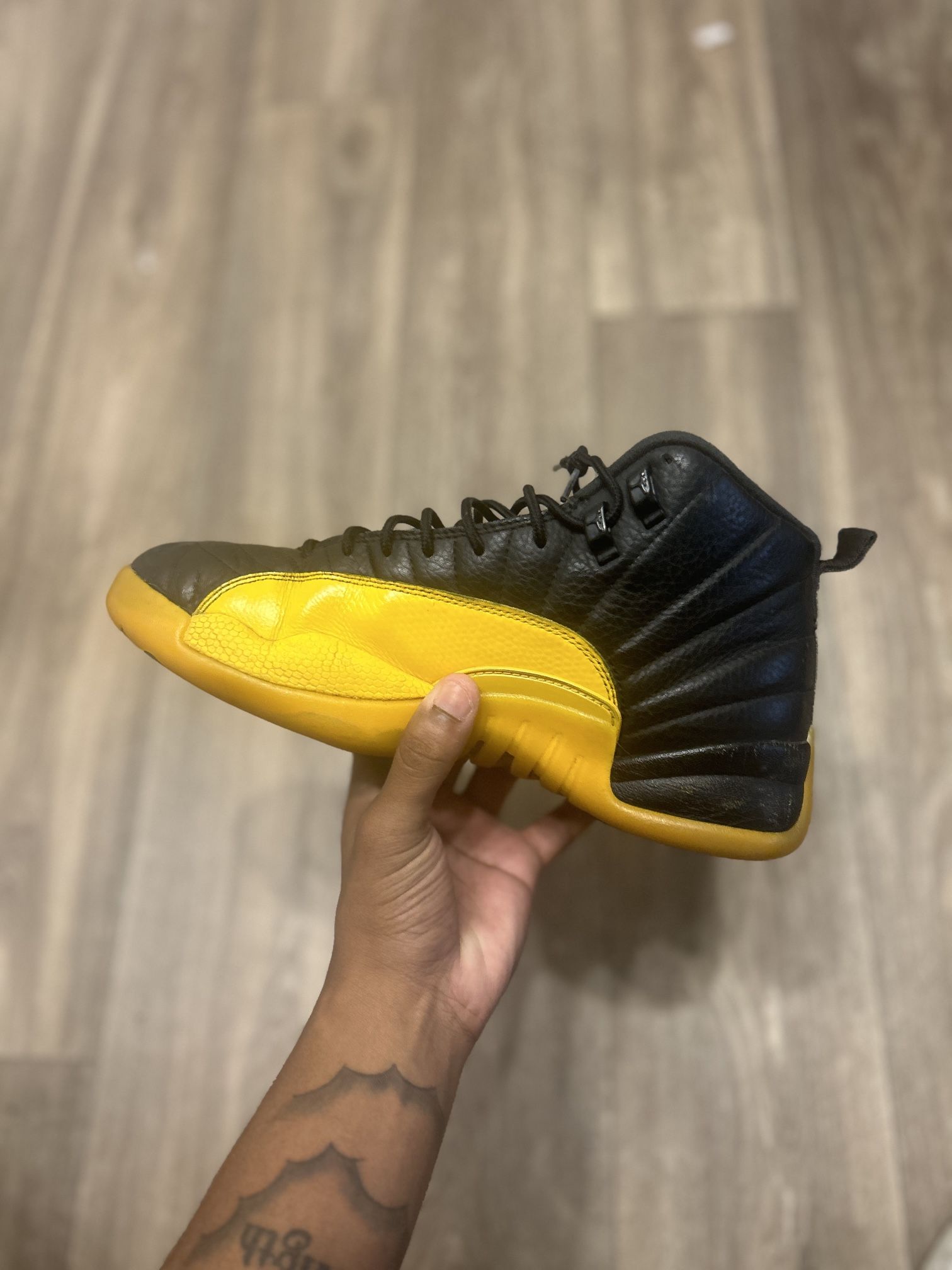 Jordan 12 University Golds