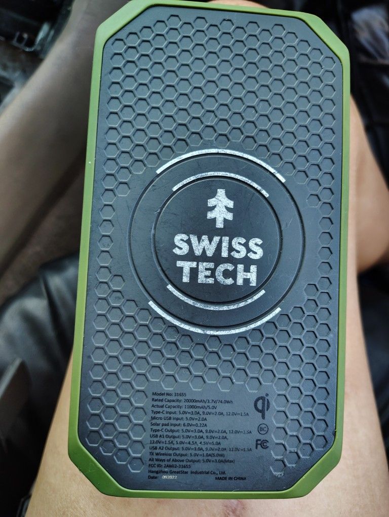 Portable Battery Charger /flashlight