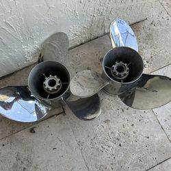 19 Pitch Propellers Set— Right and Left 
