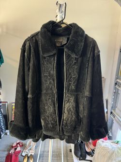 Women Black Fur Coat Size Medium $2!!!!