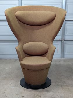 Modern armchair swivel base