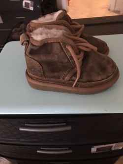 SIZE 8 LIL KIDS UGGS FOR A GREAT PRICE