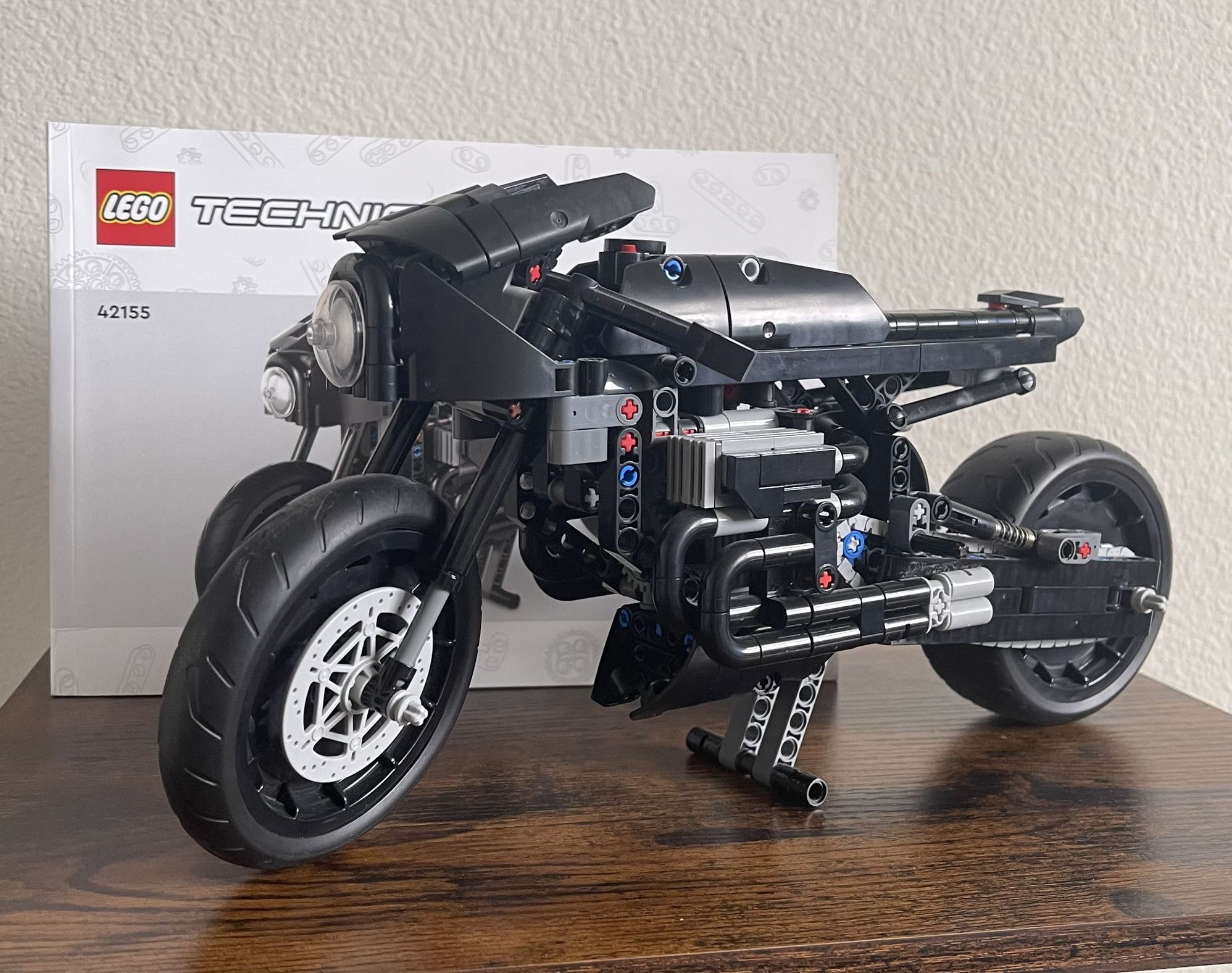 LEGO Technic Batman Motorcycle Batcycle with Booklet (Already Assembled)