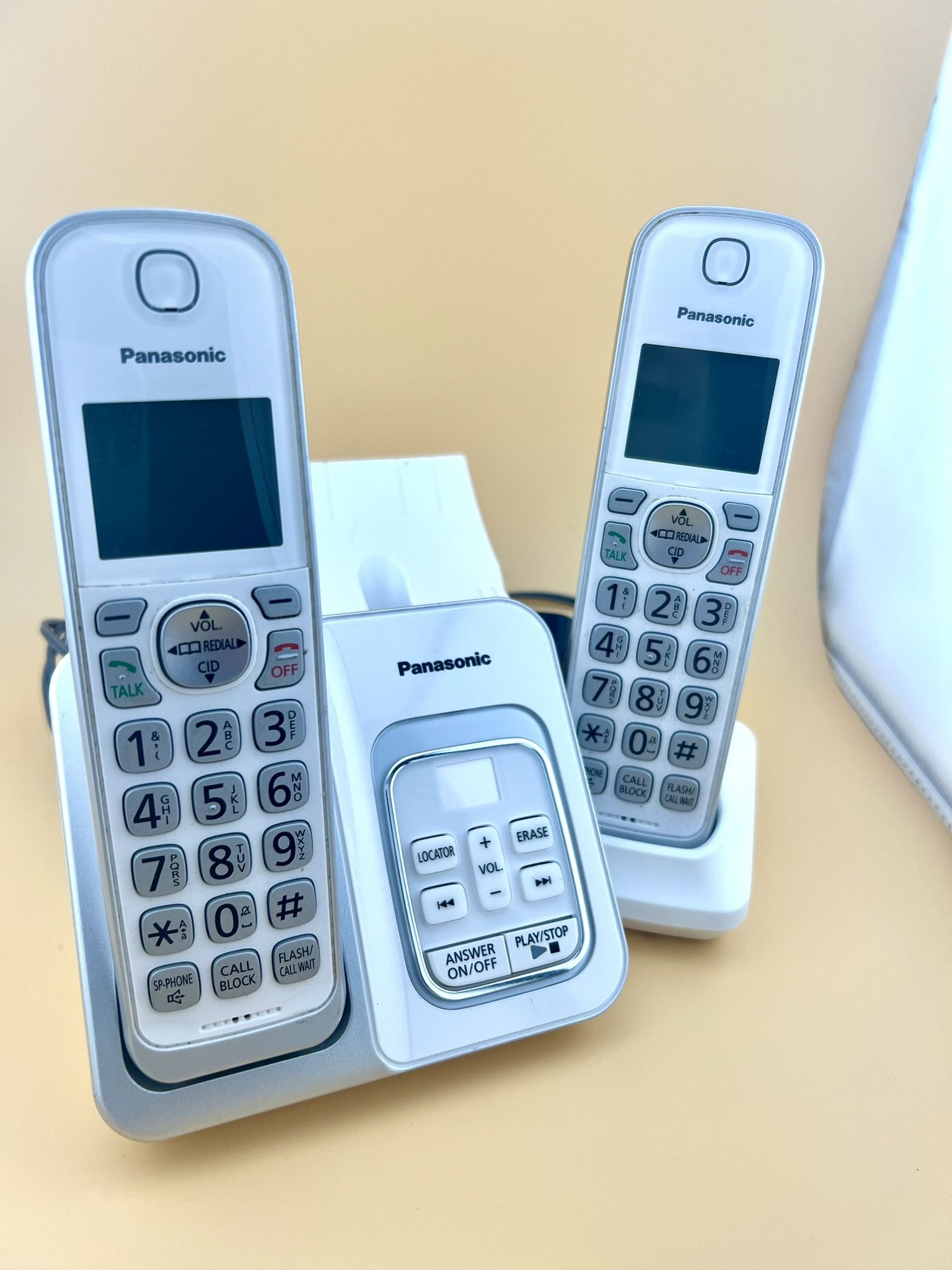 LIKE NEW! Panasonic Cordless Phone System - Expandable!