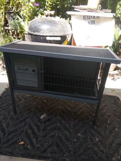 Rabbit hutch