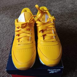 🌼Yellow Reebok 🌼