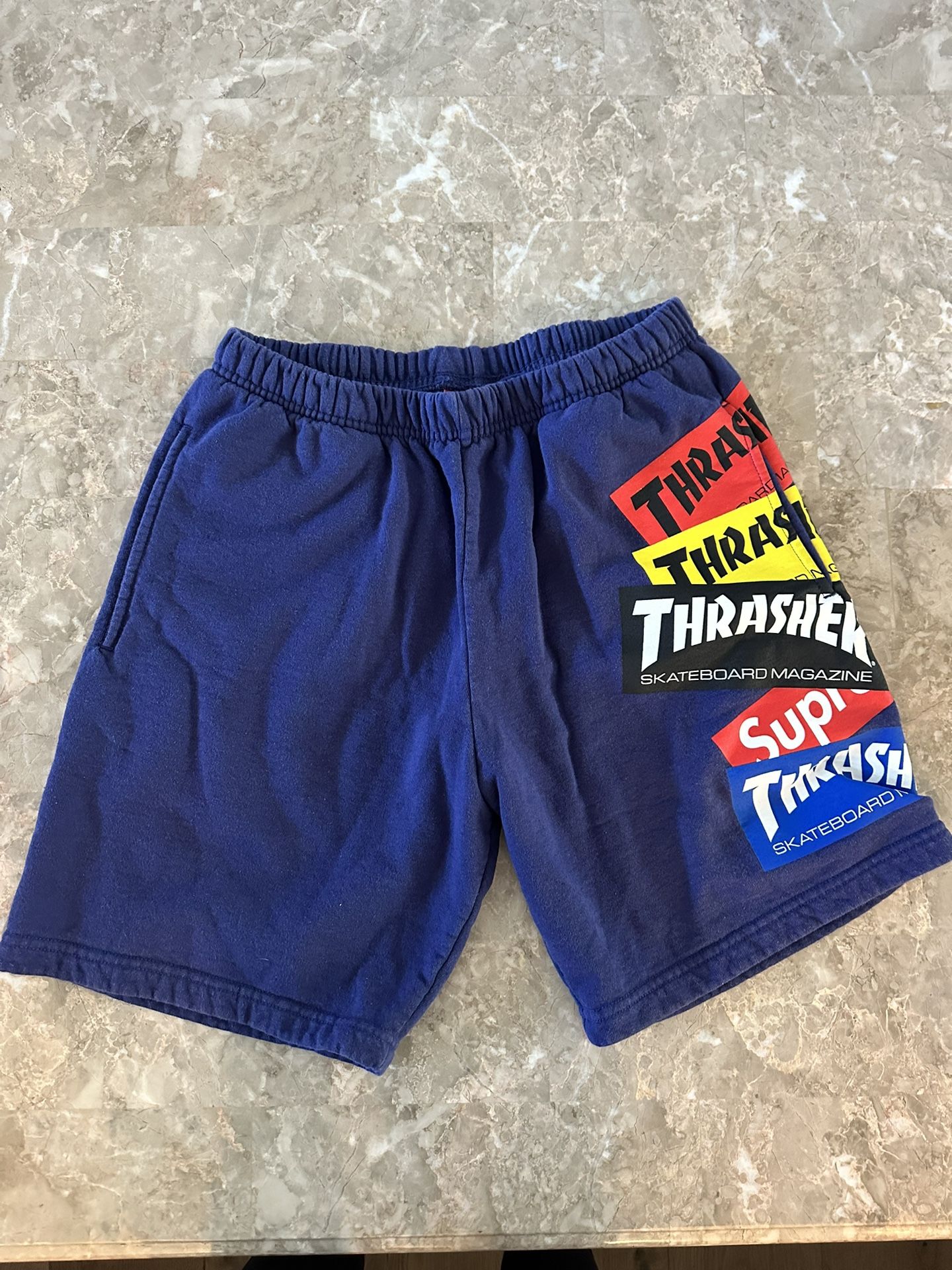 SUPREME THRASHER SWEAT-SHORTS SIZE MEDIUM 