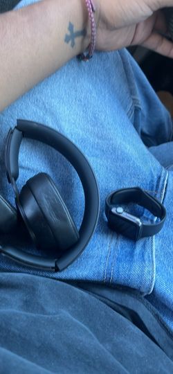 Apple Watch Series 3 and beats