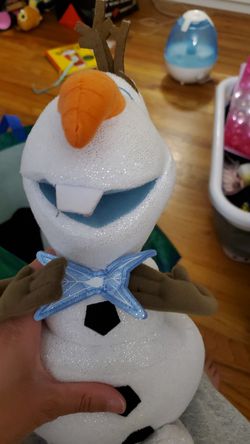 Olaf with light up the bow Thumbnail