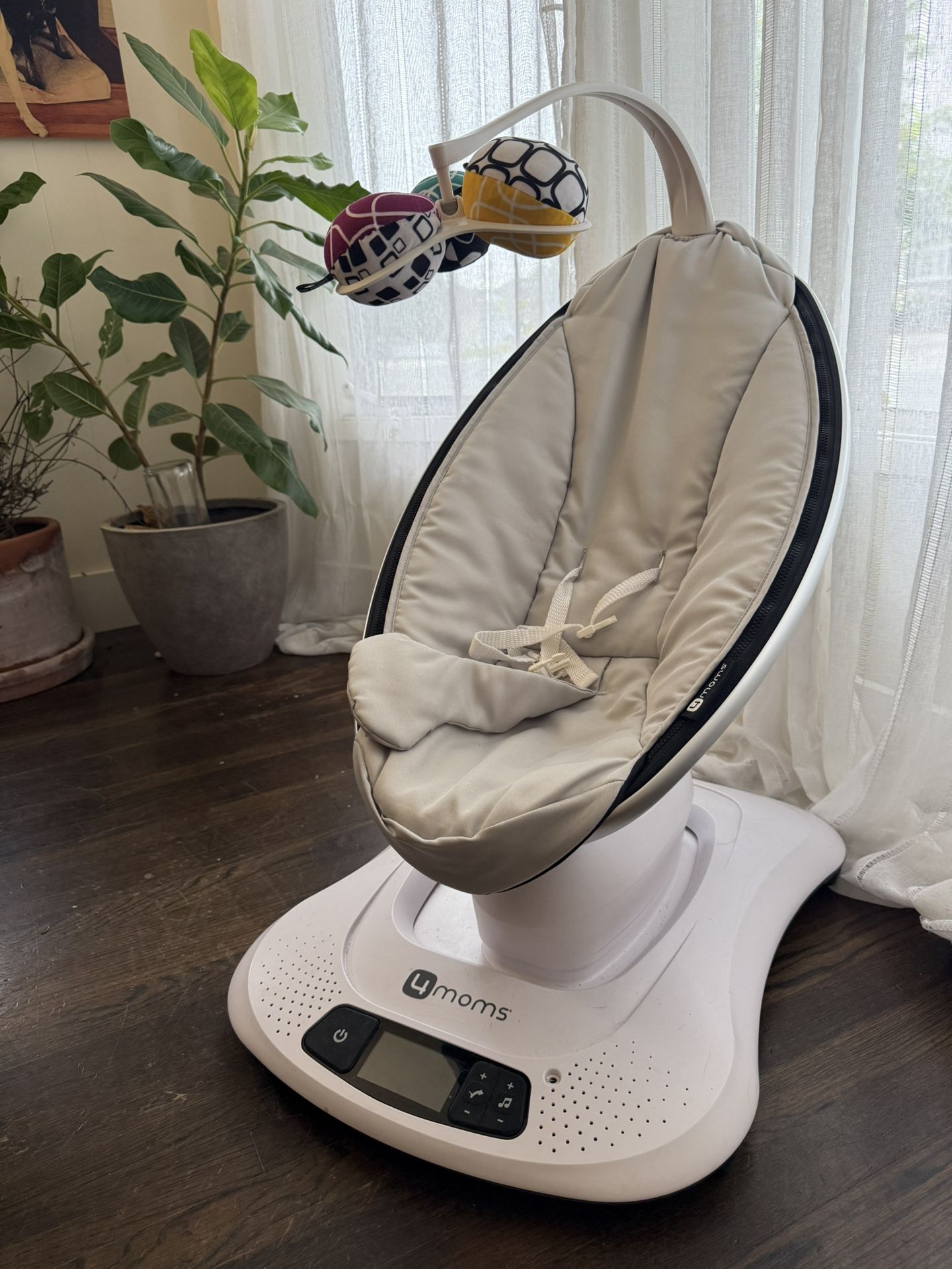 Mamaroo Motion Baby Swing