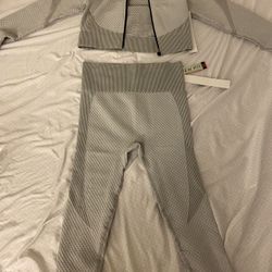 New Working Outfit (jacket +pant ) 2pcs Set (S-M )$35Each  