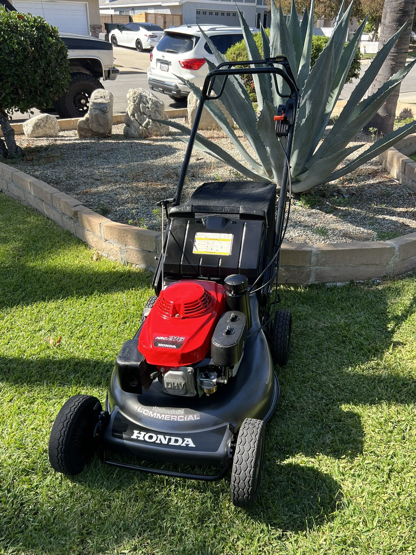 HondaHRC 216 hydrostatic transmission Commercial Lawn Mower