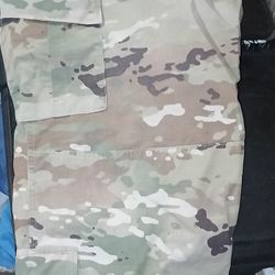 Army Pants Size In Picture $10.00