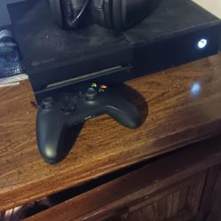 Xbox One 1tb With Headset 