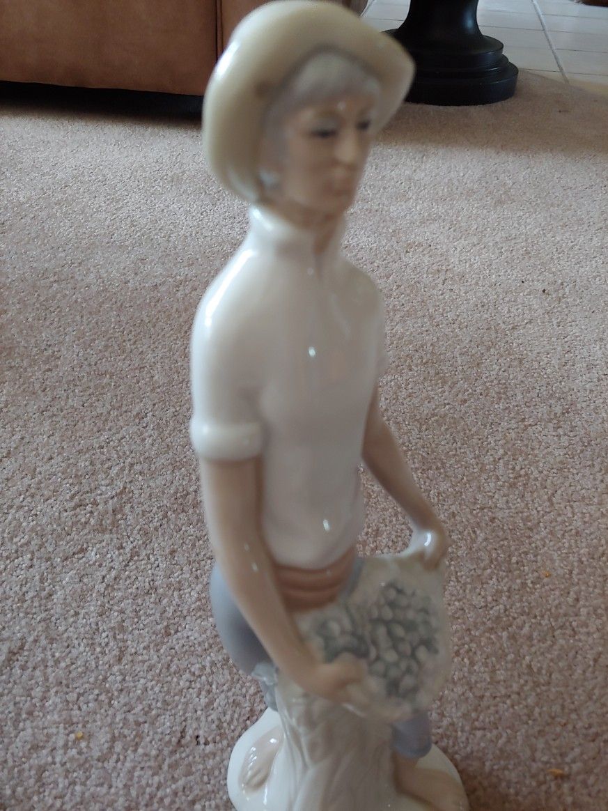 Lladro Figurine