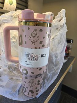 NWT Stanley 40oz Quencher
