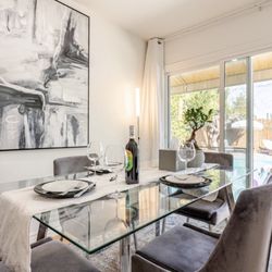 Dining Table – Modern Style – Great Condition  