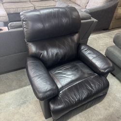 Reclining Chair (WE DELIVER)