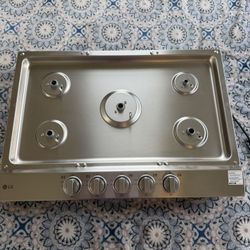 LG 30-inch Built-In Gas Cooktop with 5 burners.