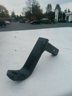 Tow hitch receiver